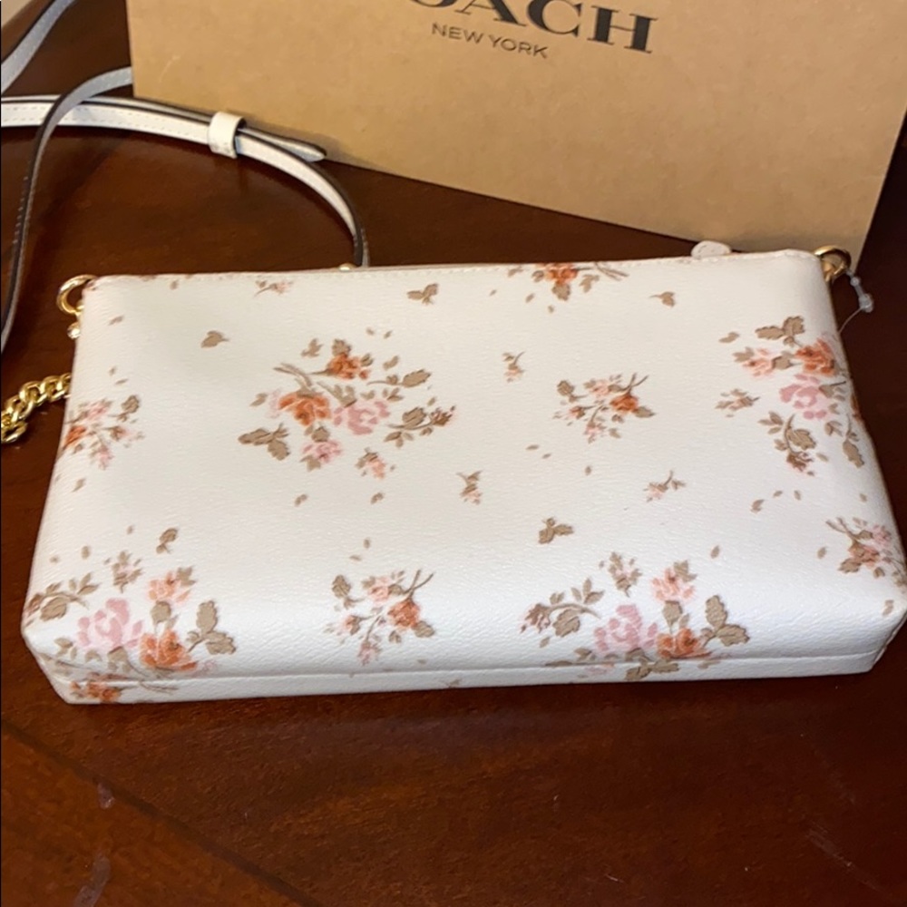 🛑Sold🛑🎉HP🎉Floral Coach Crossbody Bag - Picture 6 of 7